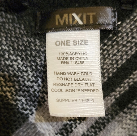 SHAWL - Picture 2 of 2